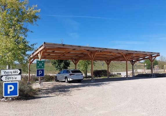 Ombrières photovoltaiques en bois ecologique
